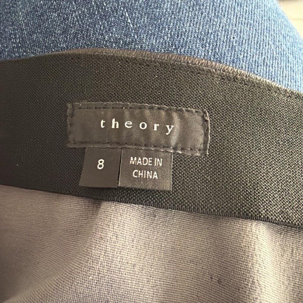 Theory Keila Leather Mini Skirt Womens Size 8 Black Lamb Side Zip - Picture 2 of 3